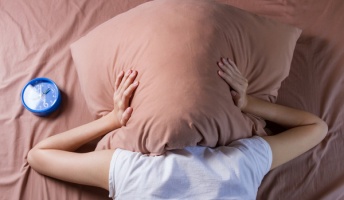 【悲報】ワイ、夜驚症が怖くて眠れない