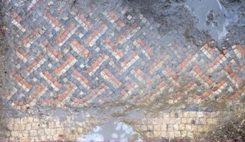 古代ローマ時代の邸宅、英国の農場から出土 過去最大級の規模