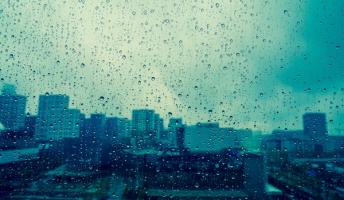 雨の音聞いてると落ち着くやつwwwwww