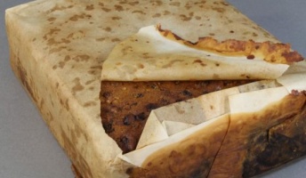 100年前のケーキが南極で発見される しかも食べることの出来る状態!