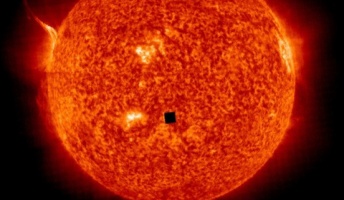 NASAが太陽付近の巨大な何かを隠蔽 これは完全にインディペンデンスデイ
