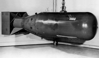 日本負け確定だったのに米軍が原爆投下したのなんで?
