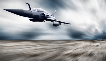 最新戦闘機が旧日本軍に与えられたら勝てる?