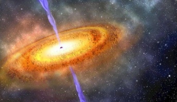 130億年以上前に誕生、太陽の約8億倍の超巨大ブラックホールを発見!