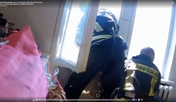 飛び降り自殺しようとした女性を消防士が素手でキャッチ(動画あり)