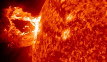 太陽の質量が毎秒40億kg減少しているという事実