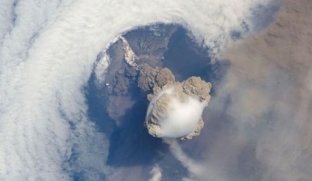 【画像】宇宙から見た火山!そのスケールのデカさが分かる15枚の写真