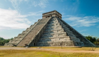 【古代遺跡】密林の奥深くに何万ものマヤ文明の建造物、空からのレーザースキャンで発見 グアテマラ