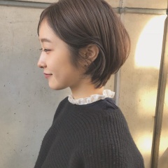 MINX青山 ヘアスタイル担当 海老澤です。