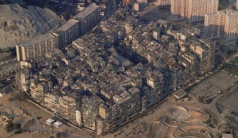 最強の無法地帯「九龍城」の日常を撮った画像がこれ やっぱロマンあるわ
