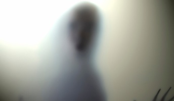 死ぬ程洒落にならない怖い話を集めてみない?『遺体の顔に黒い布をかける理由』『見るのもアウトの事故物件』他