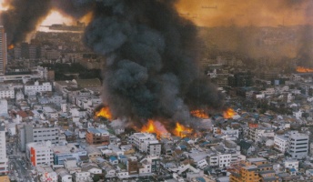 阪神・淡路大震災からきょうで23年、「あの日」を胸に祈り(当時の動画あり)