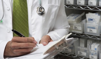 薬剤師だが分かる質問のみに答えてやる
