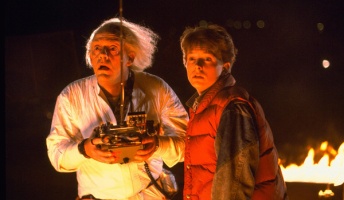 BTTFのデロリアンとか見に行ってきたからうpるぞなもし!