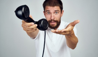 「電話が怖い」若者たち「まずメール」仕事に支障も←これどう思う?