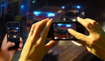 人身事故の現場スマホで撮るとか日本終わってる!人間怖い!←これ
