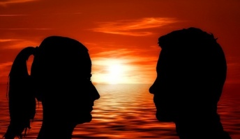 夢なのか異世界なのか・・居るはずのない男が居たんだけど?