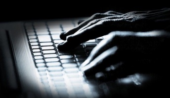 ネットにはなぜ「死ね」「殺 す」が溢れるのか? 親から注意されてたのに…