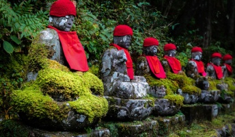 『地蔵山』あの夏休み、俺たちは禁忌の山に登った