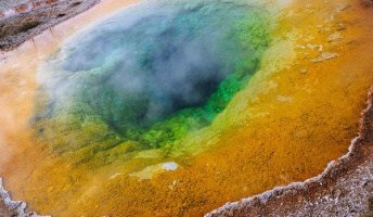噴火すれば人類滅亡と言われるイエローストーン、1週間で地震464回と活発に
