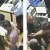 トルコ警官が、女性に暴力を振るう監視カメラ映像が公開される