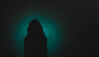 死ぬ程洒落にならない怖い話を集めてみない?『異形のもの』『一瞬蘇った死体』『ツル』他