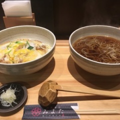 MINX青山 食べログ担当 蛇石です。