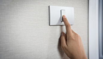 無職「5億年ボタンやで?」母「そうよ」
