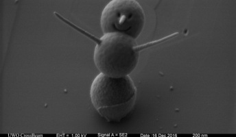 3μmの雪だるま!科学研究者が雪だるまをつくった結果