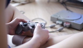 子どものゲーム禁止・許可で「成績の違いなし」 朝日学生新聞社がアンケート調査