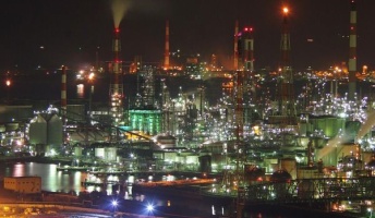 工場夜景を淡々と貼っていくスレ