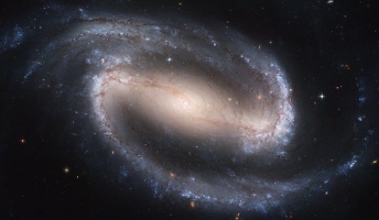 銀河ってヤバくね?数ある銀河の中にそれぞれ1000億~個の星があると考えると気が遠くなりそう