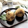 ピリッとした辛さがたまらないゆずこしょう油と焼き肉のオイルおにぎり