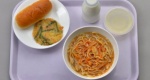 奈良の給食献立はキムチラーメン、揚げチヂミ、小型パン、レモンゼリー、牛乳　「韓国人も避ける最悪の食べ合わせ」と栄養士