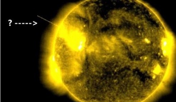 太陽にビームを撃ち込み“恒星破壊”を試みているUFOが再度出現(写真と動画あり)