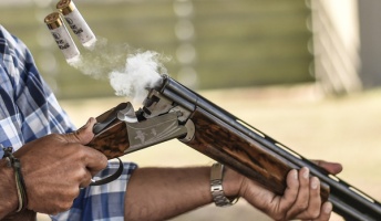 三大銃器に関する誤った知識「ショットガンを切り詰めて威力UP」「銃口塞ぐと暴発」