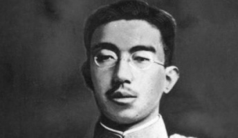 玉音放送(全文)を現代語にすると「耐え難いことにも耐え…」当時の人の予想外の反応→