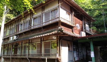 2700円の宿に泊まったら凄いところだったwwwwwwwww
