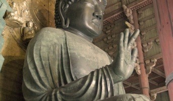 東大寺の大仏が阿弥陀仏(アミダブツ)と思ってる人多いけど本当は・・・