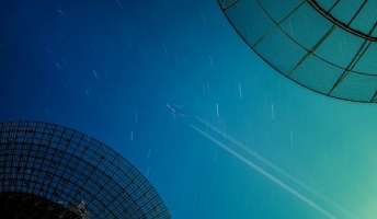 11光年離れた恒星から「独特な信号」、専門家は宇宙人説の火消しに躍起