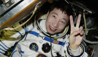 誰もいないのにノックの音。中国の宇宙飛行士が宇宙空間での恐怖体験を告白