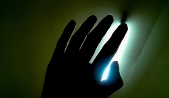 死ぬ程洒落にならない怖い話を集めてみない?『光の玉』『回る足音』『時空のおっさん』他