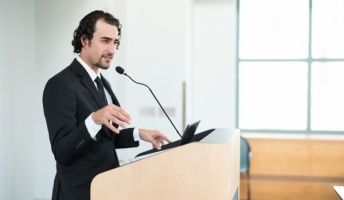 【心理学】人前であがらない10の方法がこちら