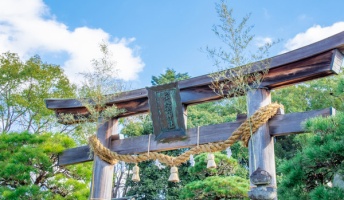 建築士「神社の鳥居って、いまの建築計算上からすると立つわけがない数値になる」