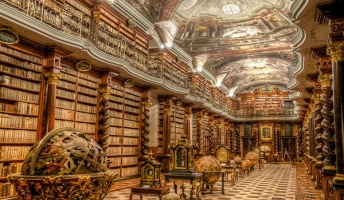 魔法使いご用達?世界でもっとも美しいといわれる『クレメンティヌム図書館』がこちら→