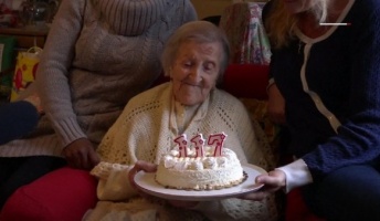 長寿の秘訣は生卵だった!?世界最高齢の女性、117歳に 食生活は「生卵とクッキー」