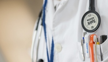 近赤外線でガン細胞が1日で消滅、転移したガンも治す…NCIの日本人研究者が開発した驚きの治療とは