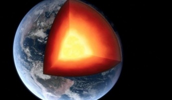 地球の地下1000kmに巨大な海を発見…干上がった場合、生命が絶滅する恐れ