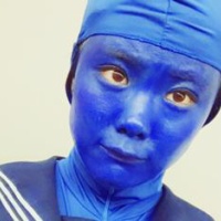 仮面女子・川村 "真っ青"に変身