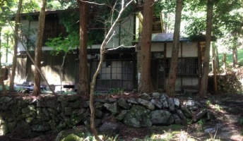廃墟もある鳥首峠に登ってきたので写真貼る!
